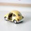 Voiture coccinelle Volskwagen jaune pastel
