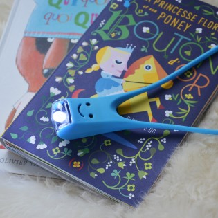 Lampe de lecture LED multifonctions bleue 2