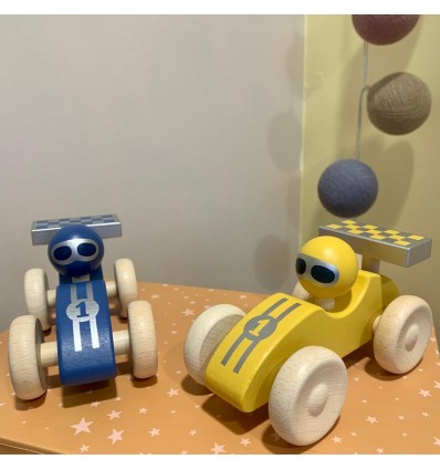 Voiture de course en bois bleue