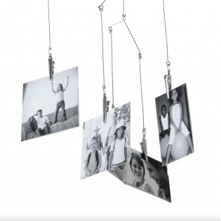 Mobile photos argent 10 pinces - Kikkerland 2