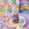 8 assiettes en carton à damier