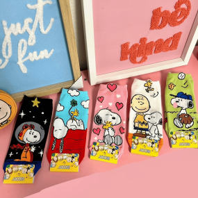 Chaussettes Snoopy roses 2